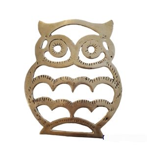 Brass owl trivet 8 x 7.5 inches kitchen vtg